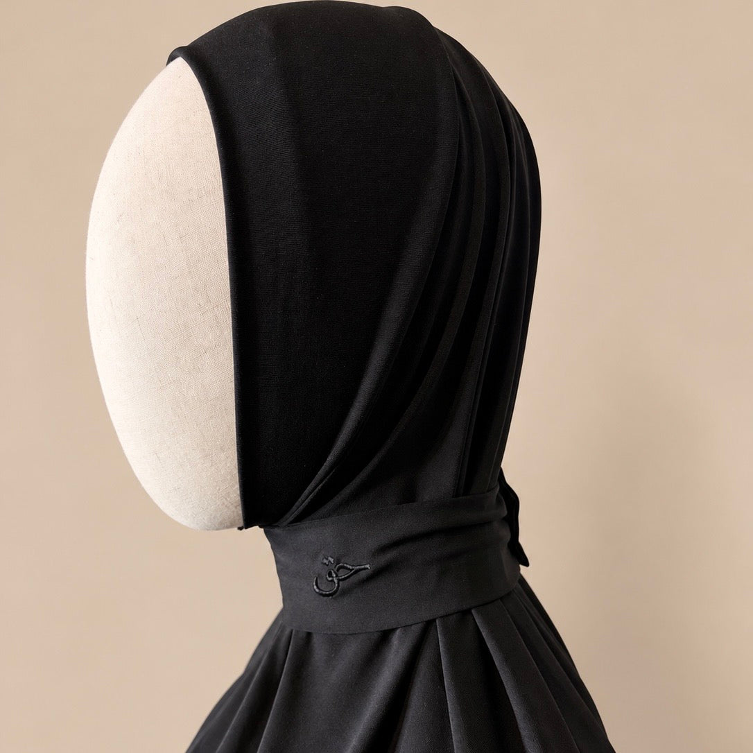 Cagoule hijab en jersey premium – Noir – Broderie حق
