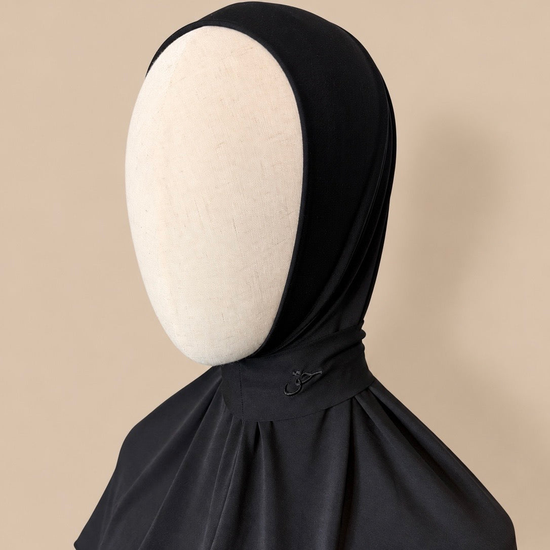 Cagoule hijab en jersey premium – Noir – Broderie حق