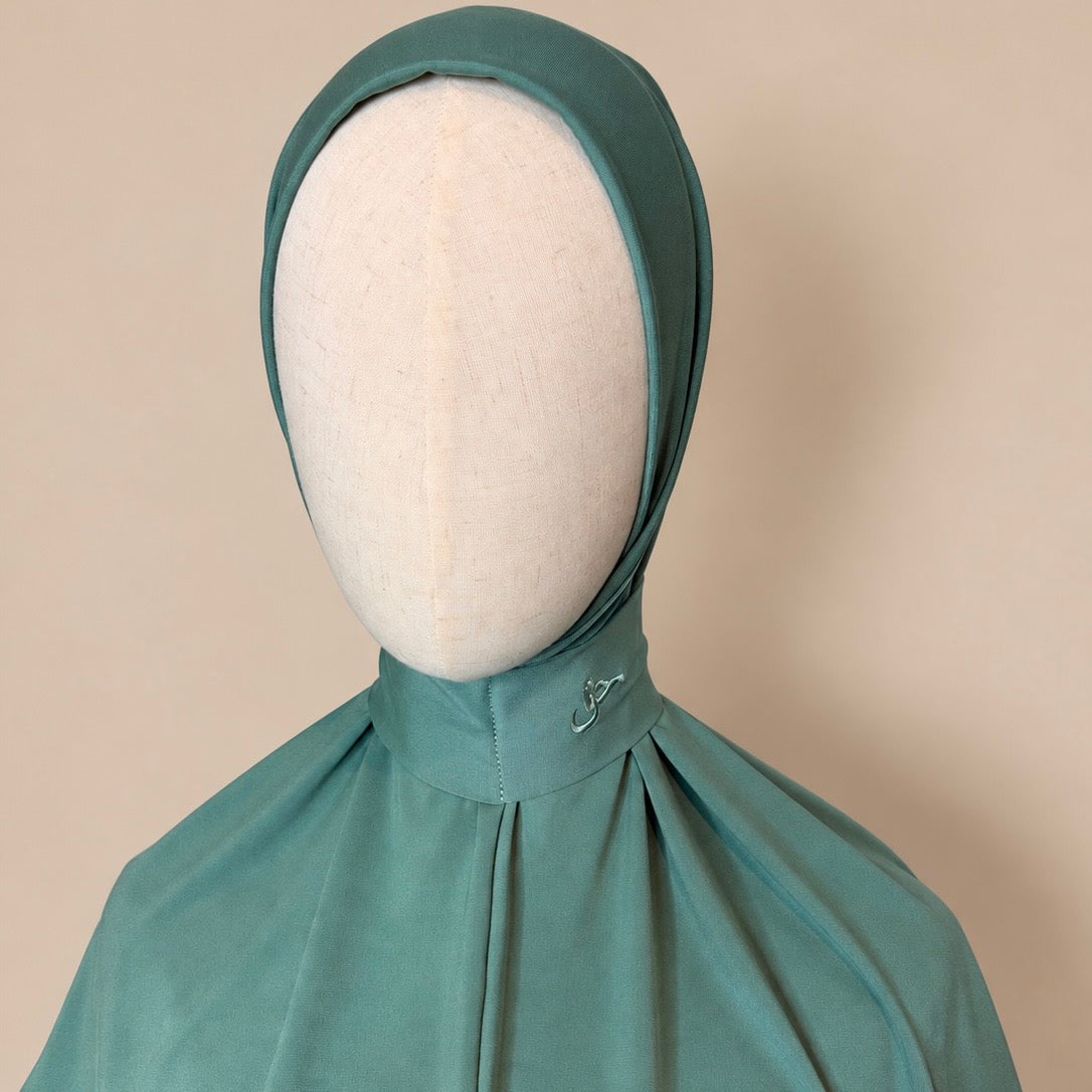Cagoule hijab en jersey premium – Vert eucalyptus – Broderie حق