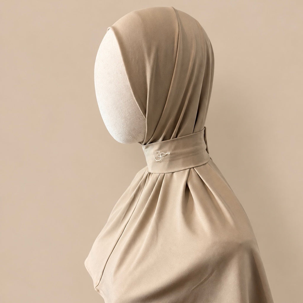 Cagoule hijab en jersey premium – Beige sable – Broderie حق